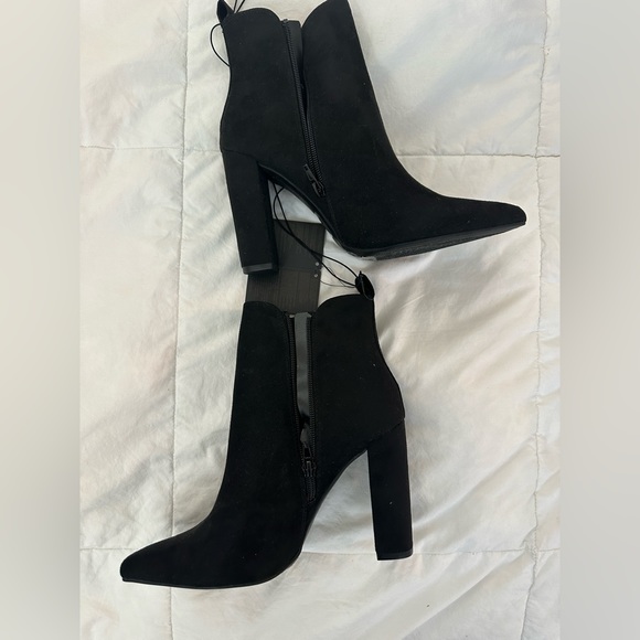 NWT Black Booties size 8 - Picture 3 of 4